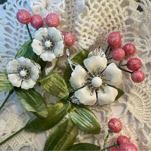 Vintage signed SARAH COVENTRY brooch and matching earring set